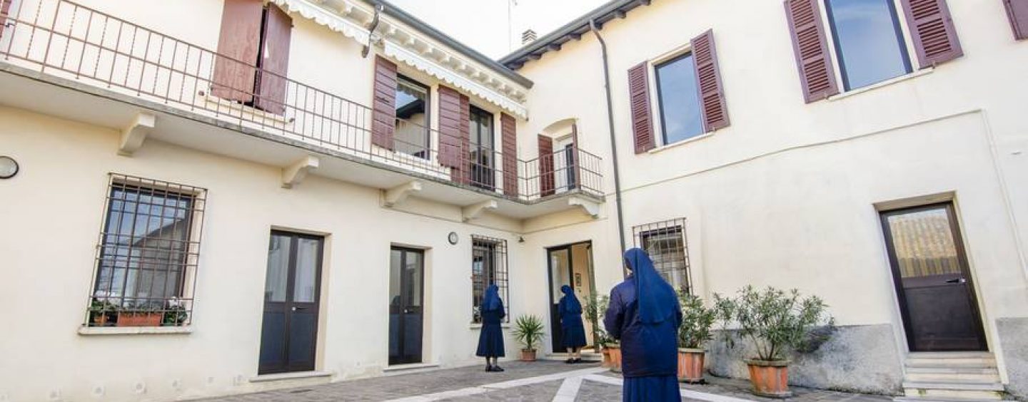Mascherine: le suore Oblate di Avellino e le Benedettine di Mercogliano all’opera per realizzarle