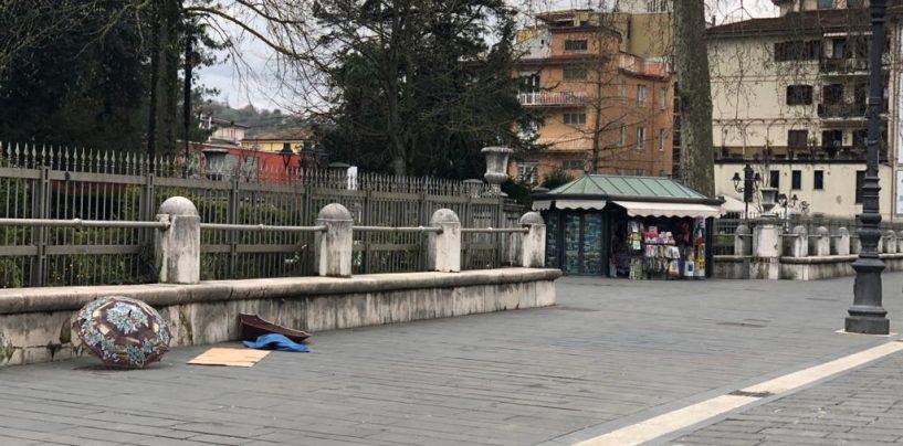 Colpito da un malore nei pressi della villa, trasferito al Moscati dagli operatori del 118