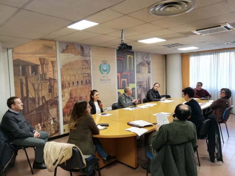 Commissione e Coronavirus: consiglieri comunali ad un metro di distanza tra di loro
