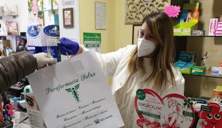 Farmacista irpina dona 50 mascherine FFP3 al reparto di Rianimazione del Moscati