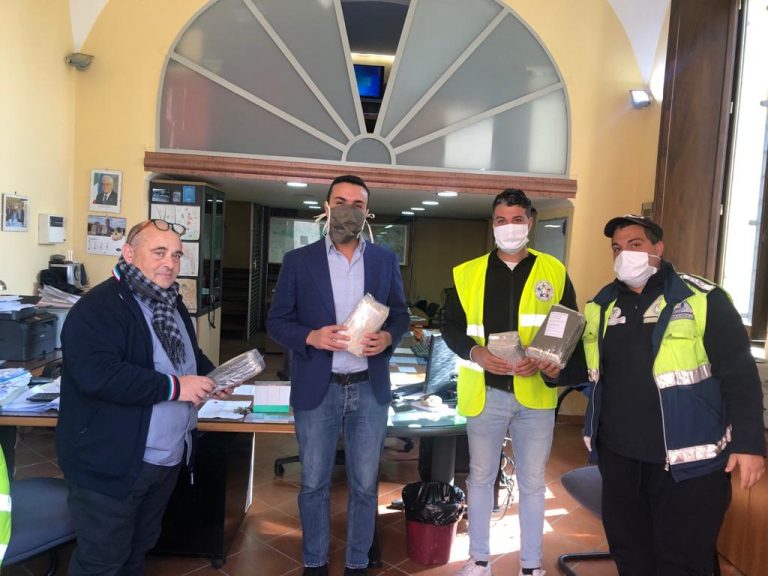 Mandamento, imprenditori solidali: Pannone regala 1.000 mascherine