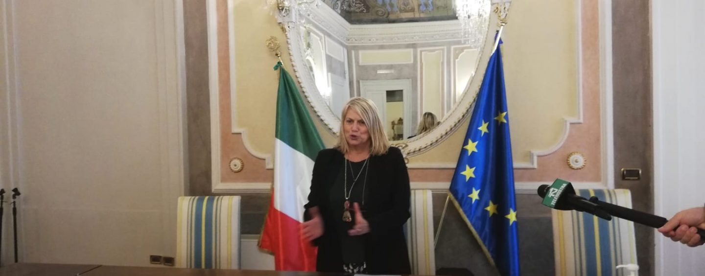 Virus, parla il Prefetto: “Evitate file nei supermercati, le scorte alimentari non finiranno”