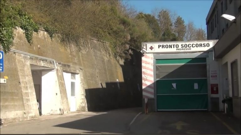 VIDEO / Ariano Irpino, pronto soccorso chiuso: 30 persone in quarantena