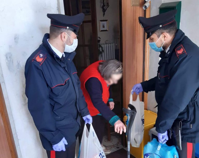 Sola e senza cibo, a Montemiletto i carabinieri assistono un’anziana