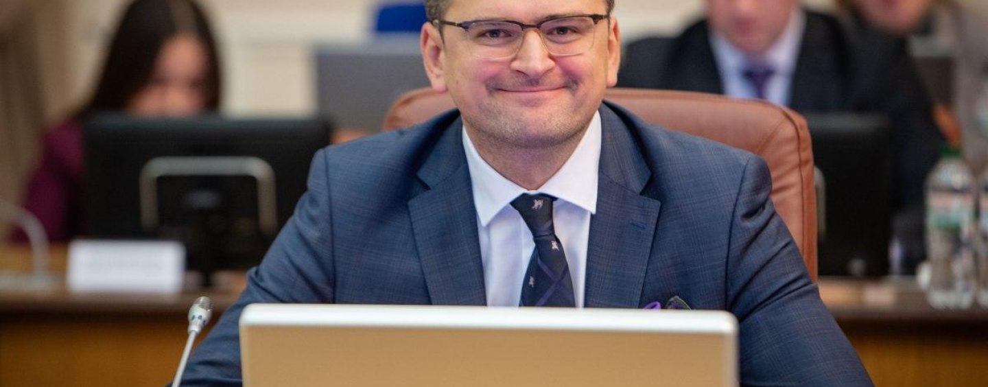 In arrivo medici e infermieri dall’Ucraina, il ministro Kuleba: “Da bambino ho vissuto ad Avellino”