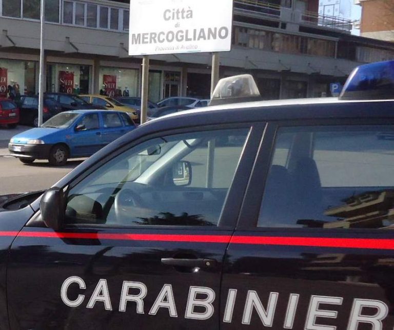 Mercogliano: gira in auto con un’ascia e una roncola, 40enne nei guai