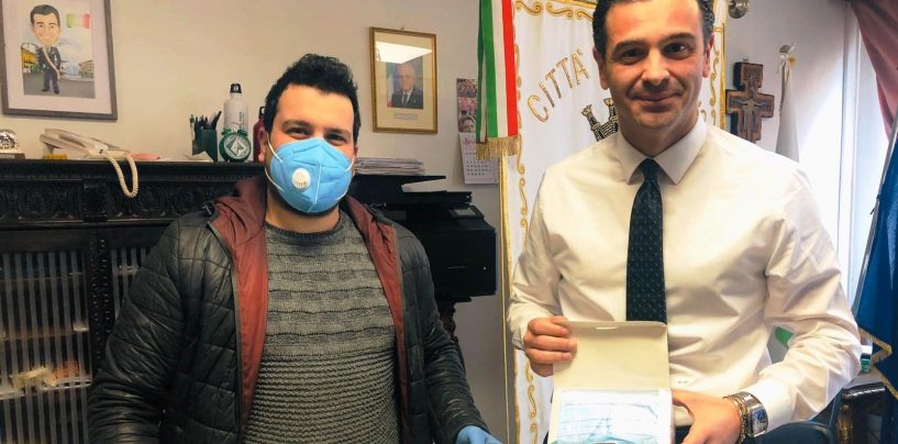 Coronavirus, 1000 mascherine regalate al Comune dal Caffè Plaza