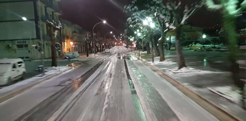 Ariano Irpino, autombulanza bloccata dalla neve: liberata dal personale Anas