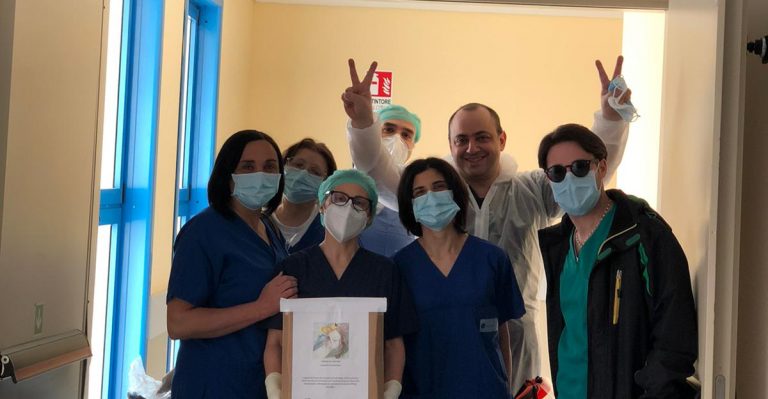Coronavirus, il Forum dei Giovani di Grottolella raccoglie 1.300 euro e compra 240 mascherine per il Moscati