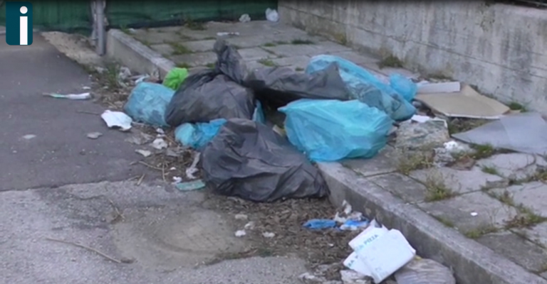 Video/Ancora tanta inciviltà in Irpinia, discarica a cielo aperto in una traversa di via Rivarano a Monteforte