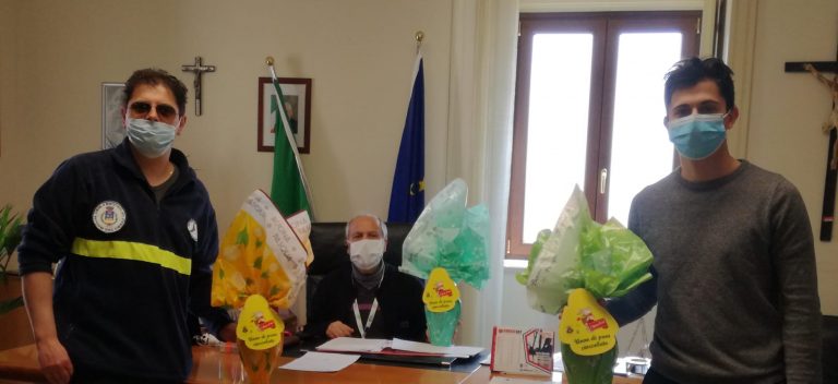 Pasqua solidale a Montefusco: uova di cioccolato regalate ai bambini
