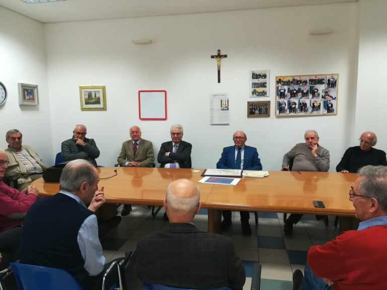 I medici dell’Ampom donano camici monouso, tute e smartphone all’ospedale Moscati