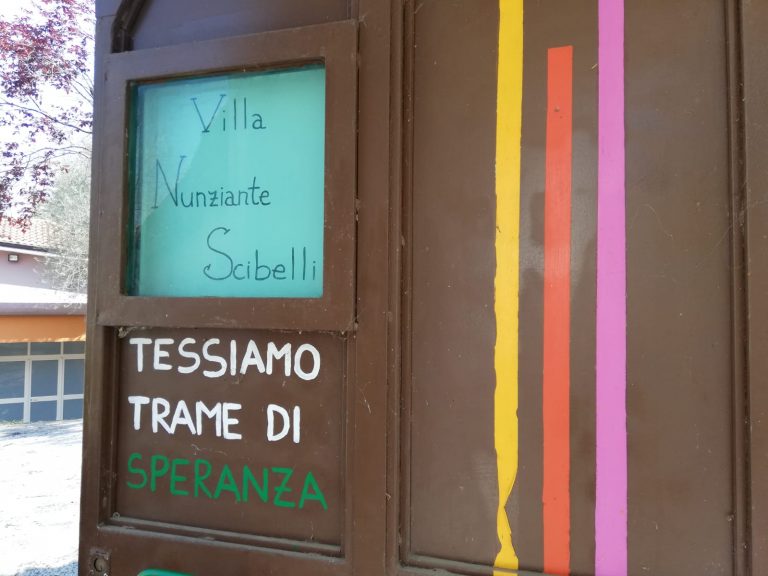 FOTO E VIDEO / “Oggi le mascherine. Domani nuova occupazione per il Vallo”. Il Parco del Partenio e la villa bunker di Quindici