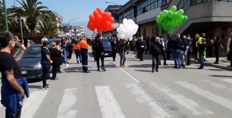 Funerali sindaco Saviano, tappa a Baiano: la Procura di Avellino indaga per epidemia colposa