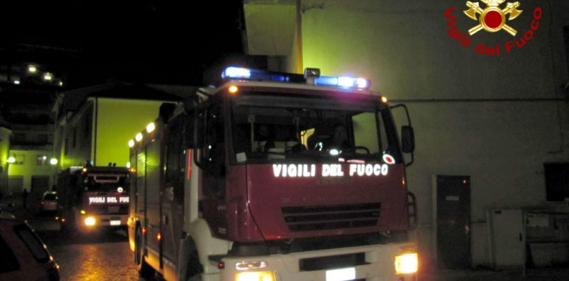 Fiamme nella notte a Monteforte Irpino: evacuate alcune famiglie