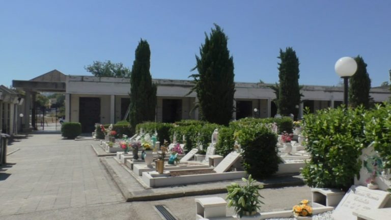 Covid, la Regione Campania raccomanda chiusura cimiteri 1 e 2 novembre