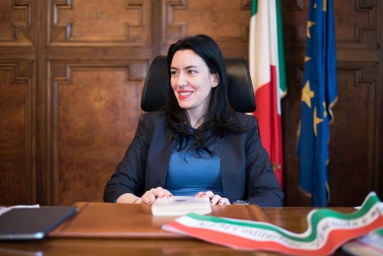 “Sbagliata decisione De Luca di chiudere le scuole”: il Ministro contro il Governatore