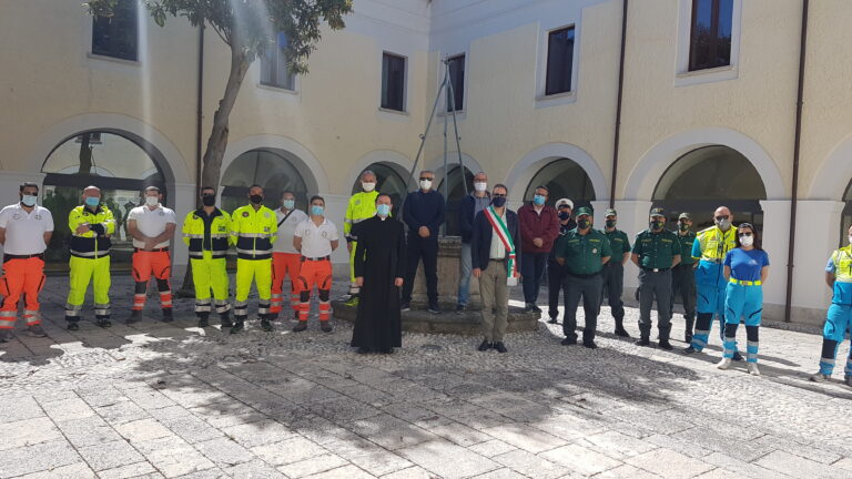 FOTO / Sindaco, associazioni, parroco: festa della Repubblica ad Altavilla Irpina