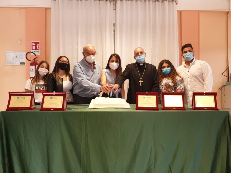 Maturità, premiati gli studenti eccellenti del “De Gruttola” di Ariano