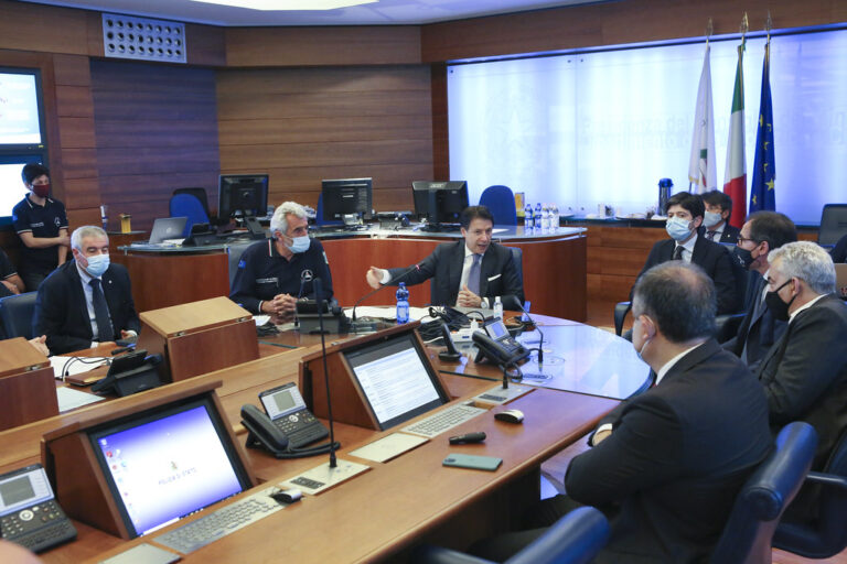 Nuovo Dpcm in vigore da mezzanotte fino al 24 novembre. “Se rispettiamo regole, Natale più sereno”