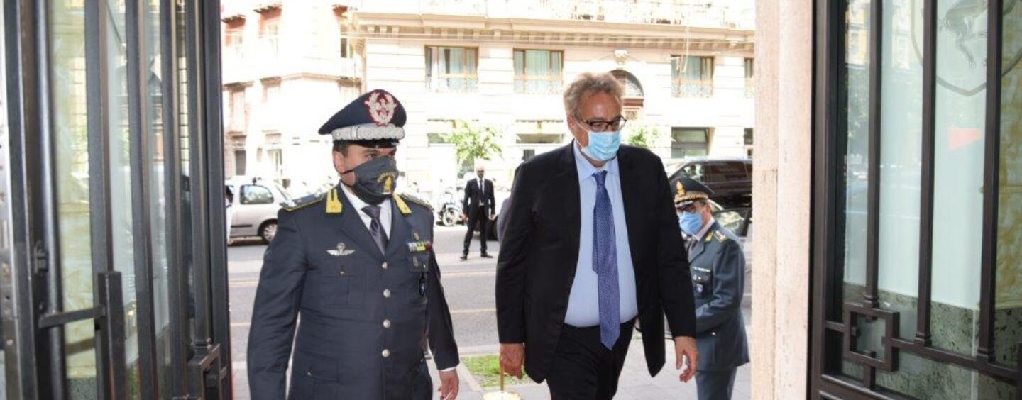 Napoli, il prefetto Valentini in visita al Comando Provinciale della Guardia di Finanza