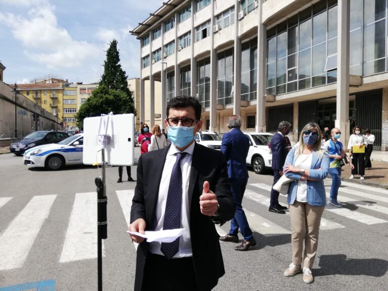 FOTO E VIDEO / “Riaprite il Tribunale di Avellino, basta con il calvario di cittadini e avvocati”