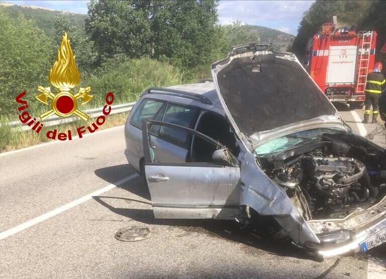 Brutto incidente stradale a Monteverde: conducente trasportato in ospedale