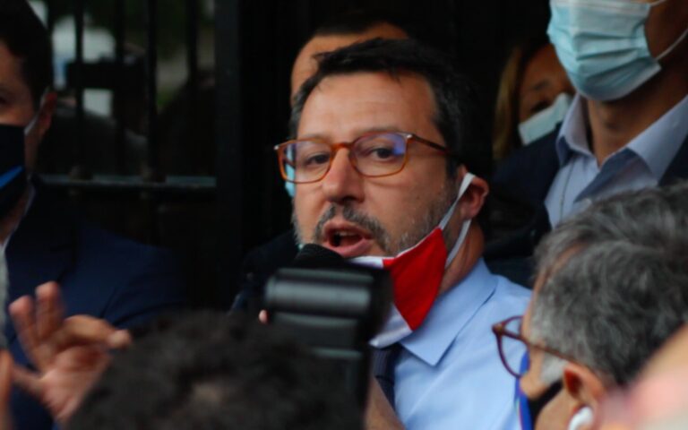 Salvini rinuncia a comizio a Mondragone a causa delle proteste