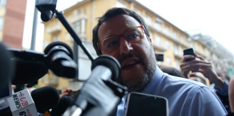 Sorpresa a Mondragone, riecco Salvini: “Qui al mattino quando quelli dei centri sociali dormono”