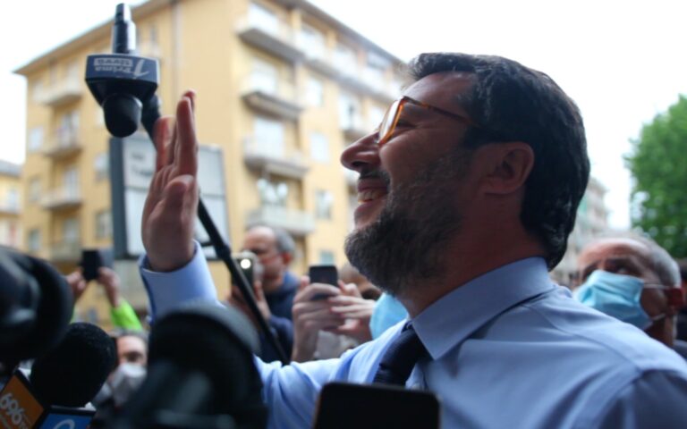 FOTO E VIDEO / “L’Irpinia è fatta di gente che lavora e che non vuole assistenza: la Lega c’è”. Salvini ad Avellino lancia la sfida