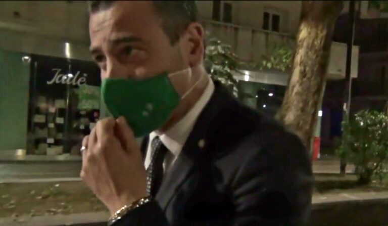 VIDEO/Esclusiva: Avellino, l’intervista al Sindaco Festa poco prima degli assembramenti