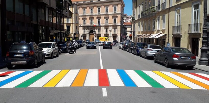 Strisce pedonali a colori: multato il Comune di Avellino
