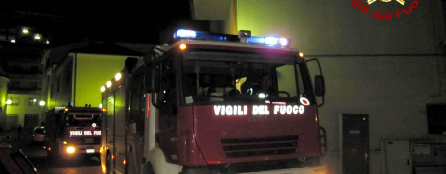 Paura per una bimba di 8 anni, mano incastrata in un ingranaggio: salvata da caschi rossi e medici del Moscati