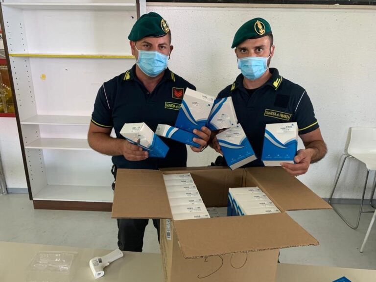 Termoscanner con falso marchio CE: maxi sequestro della Guardia di Finanza
