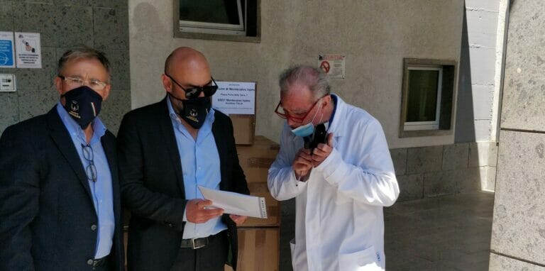 FOTO / Dalla Svizzera ad Ariano passando per Montecalvo Irpino: presidi medici per il “Frangipane”