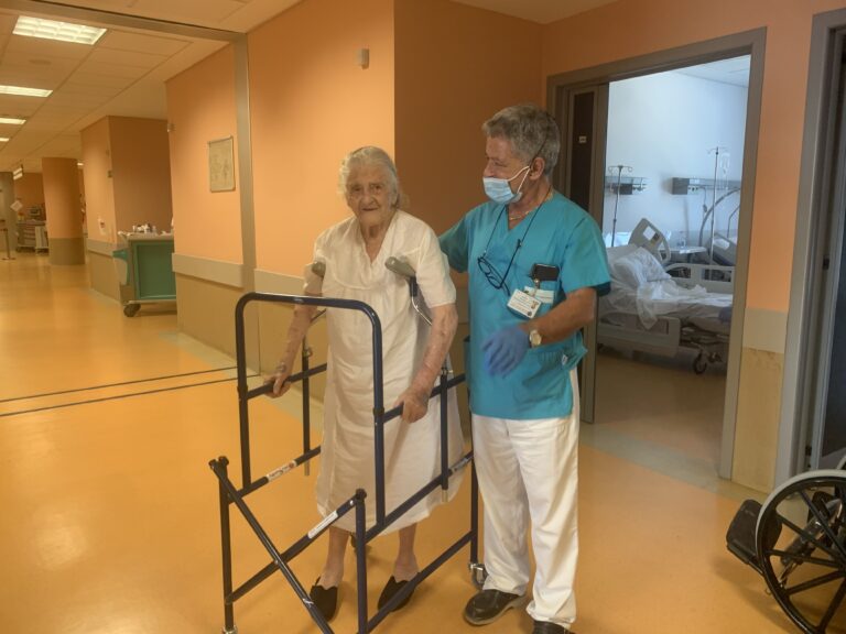 VIDEO / Operata mercoledì al femore, oggi torna a casa la ultracentenaria nonna Iolanda di Forino: “miracolo” al Moscati