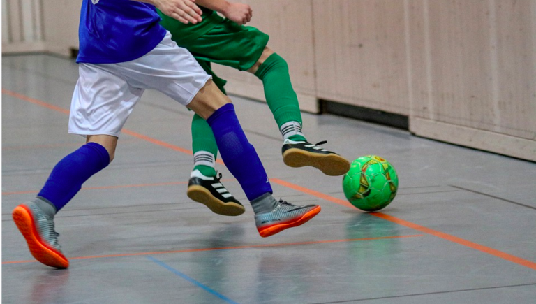 Torna il calcetto in Campania, sì anche a sagre e ballo in discoteca