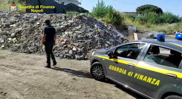 VIDEO/ Reati ambientali, sequestrate 150 tonnellate di rifiuti speciali a Ercolano