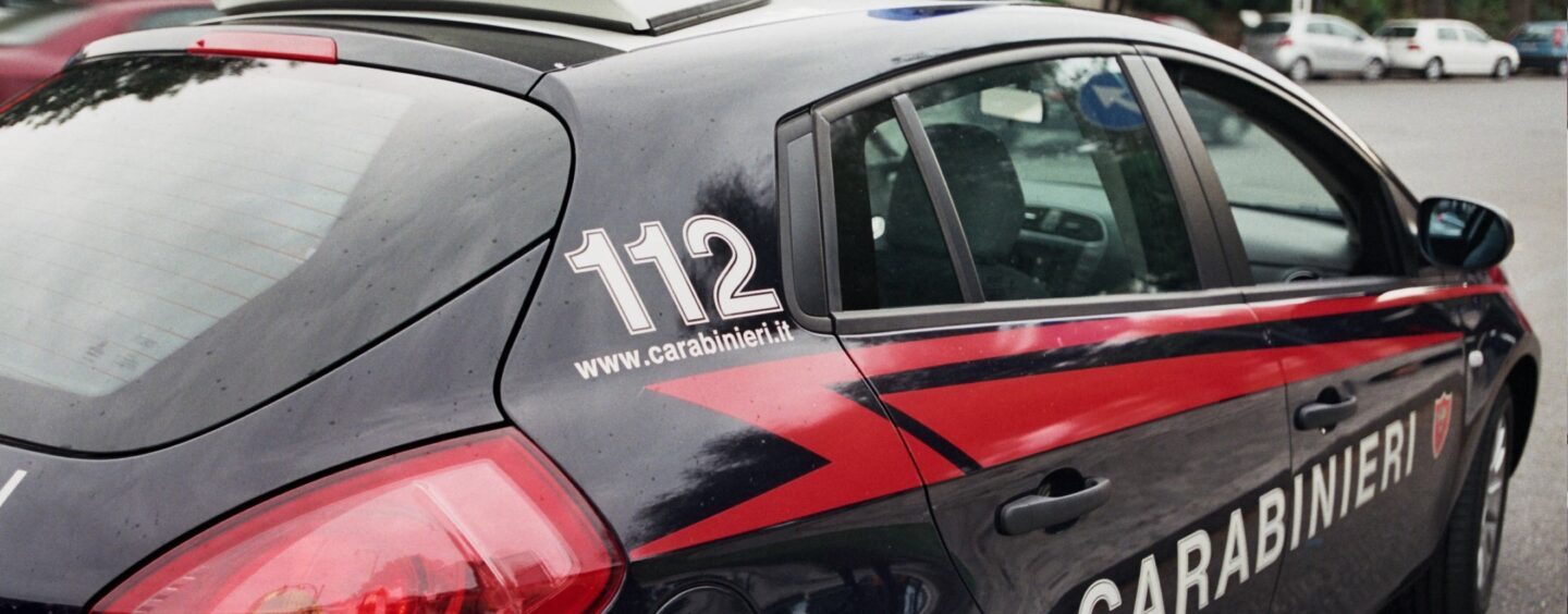 Maxi operazione nel napoletano. I carabinieri sequestrano confetti senza tracciabilità