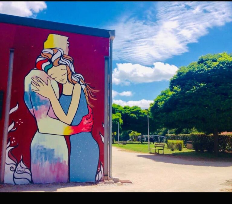 Parco Manganelli, il murale c’è. Il vicesindaco: “Un segnale di bellezza e di speranza”
