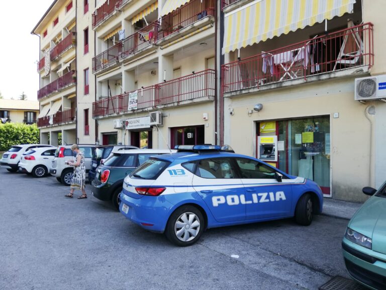 Rapina ad un portavalori a rione Valle: malviventi in fuga