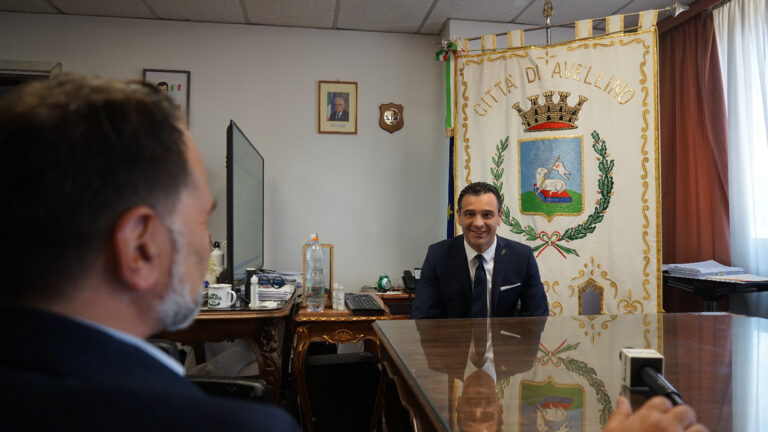 VIDEO / “Intitoleremo uno spazio a Valle in memoria di Maria Lidia De Rosa”: l’annuncio del sindaco