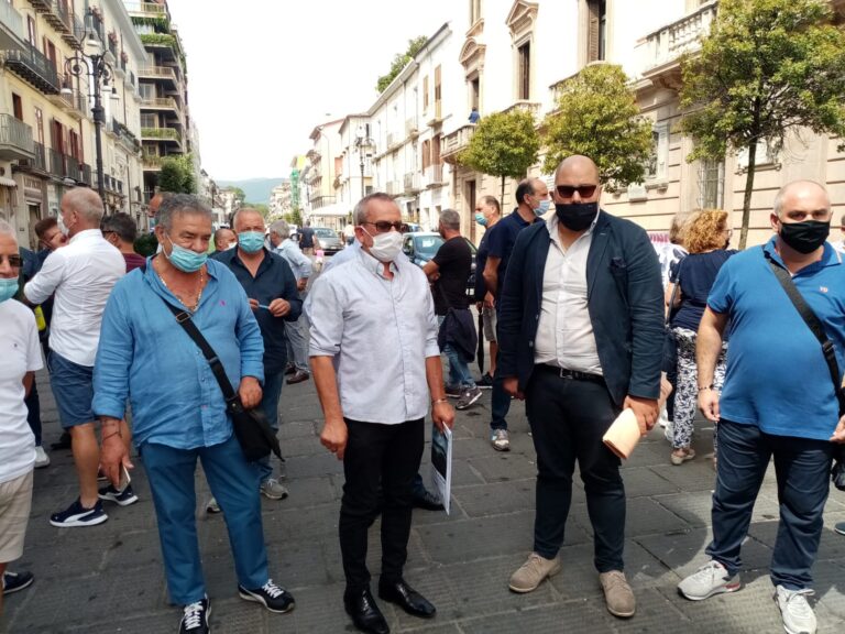 Video/Sciopero ambulanti, Aquino:”Restiamo calmi, la giustizia prevarrà”