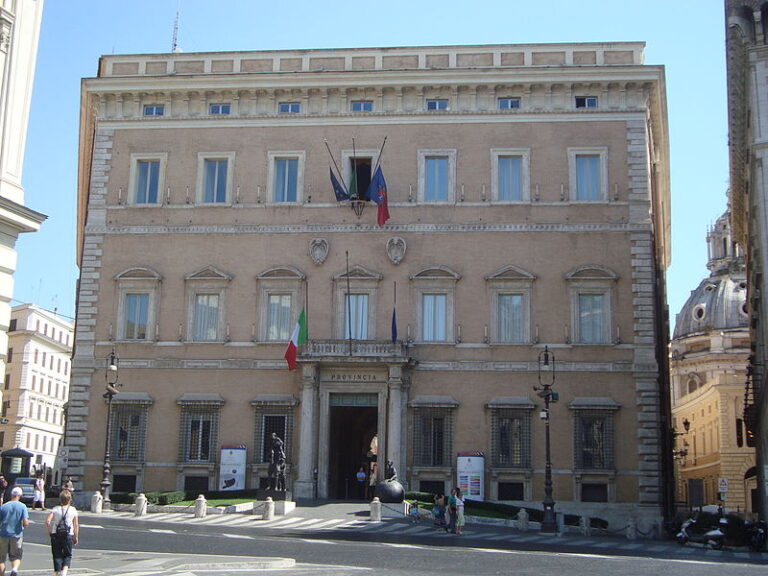 Da tutti i partiti piovono auguri e belle parole per il Prefetto Piantedosi