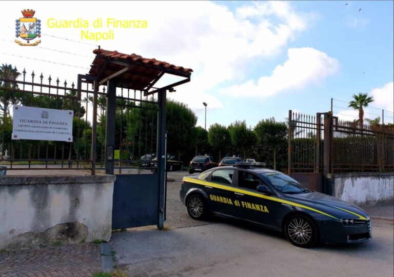Guardia di Finanza Napoli: scoperta falsa associazione culturale, 24 persone lavoravano in nero