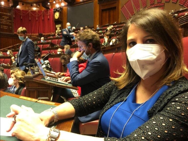 Reddito di cittadinanza, gli attivisti irpini del M5S chiedono chiarimenti alle amministrazioni locali