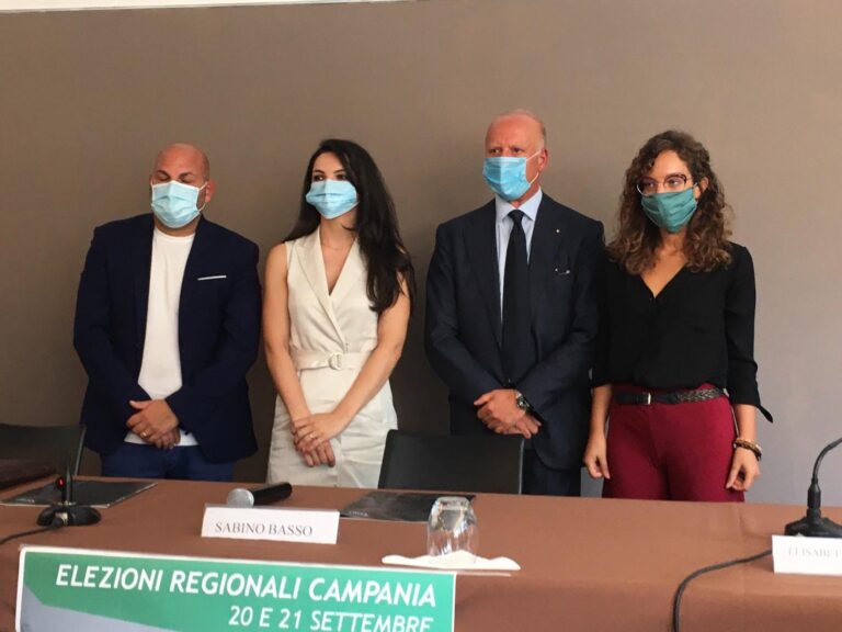 FOTO E VIDEO / “Campania Libera è la lista delle idee”. “Va chiuso subito il ciclo dei rifiuti in Irpinia”. Regionali, ecco Basso