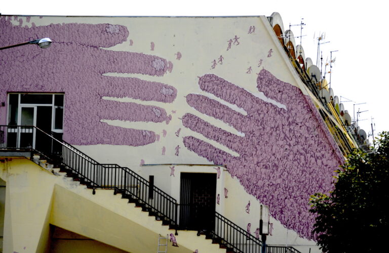 FOTO / Lioni-Bergamo, un legame che non si spezza nel nuovo murale “Folle”