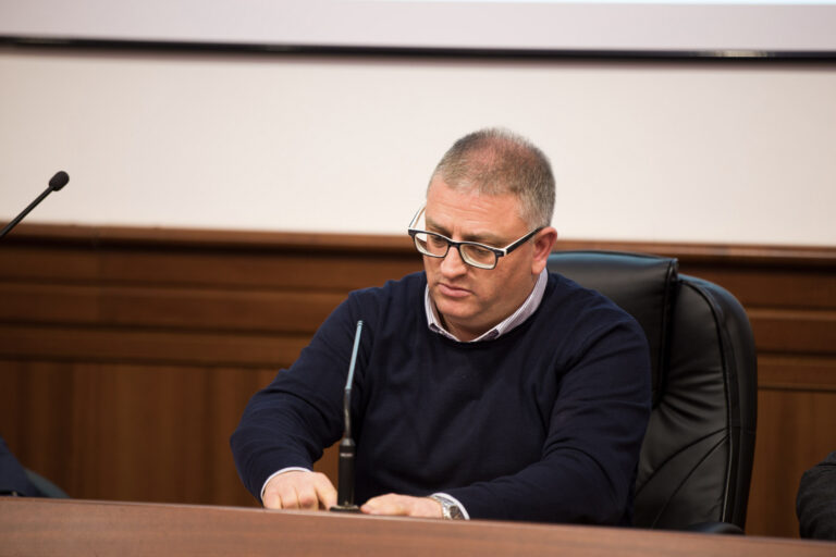 Solofra, il sindaco: “Positivo un bambino di 5 anni”