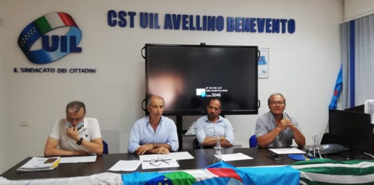 Irpiniambiente. Operai senza stipendio, domani alle 12.00 sit in a via Cannaviello